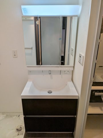 【洗面所】 | クレシェンテ梅月 | 生活に欠かせない独立洗面台です
