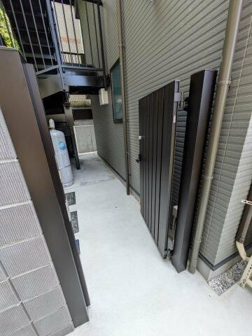 MIRAIS根岸のエントランス