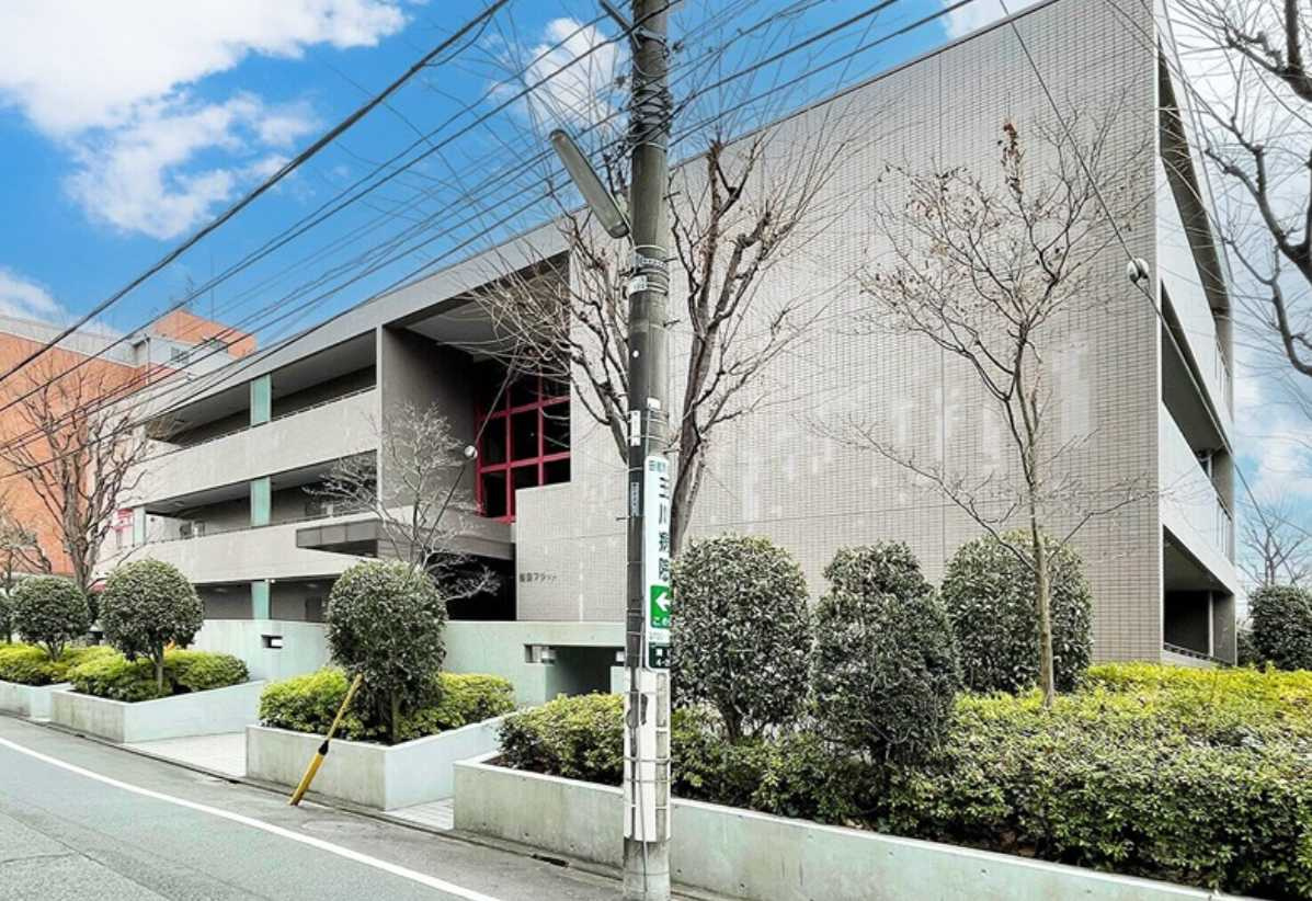 瀬田フラット　オートロック　バルコニー　システムキッチンの外観