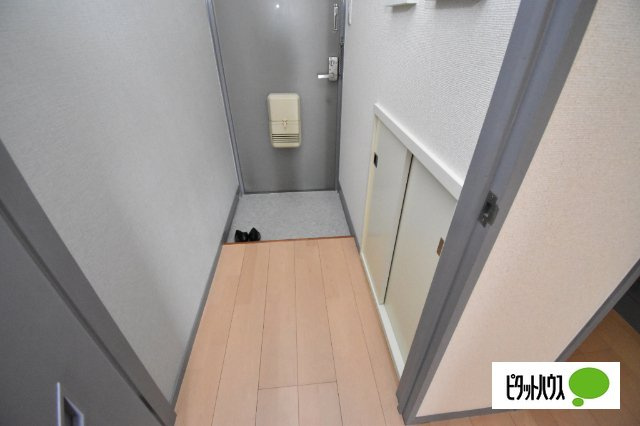 前橋グリーンマンションの玄関