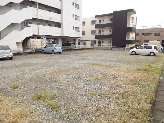 前橋グリーンマンションの駐車場