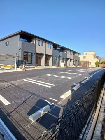 リヒト　ファミリエ　Ⅰの駐車場