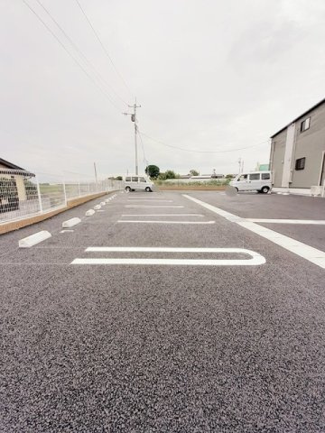 ピアナス・イリーデ　Ⅰの駐車場