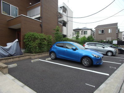 リブリ・010の駐車場