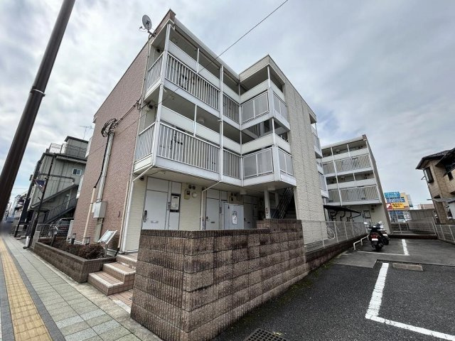 レオパレスアルテア日進の外観
