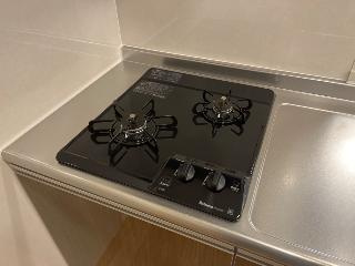 仮）栗面町新築アパートのキッチン|ガスコンロ（イメージ）