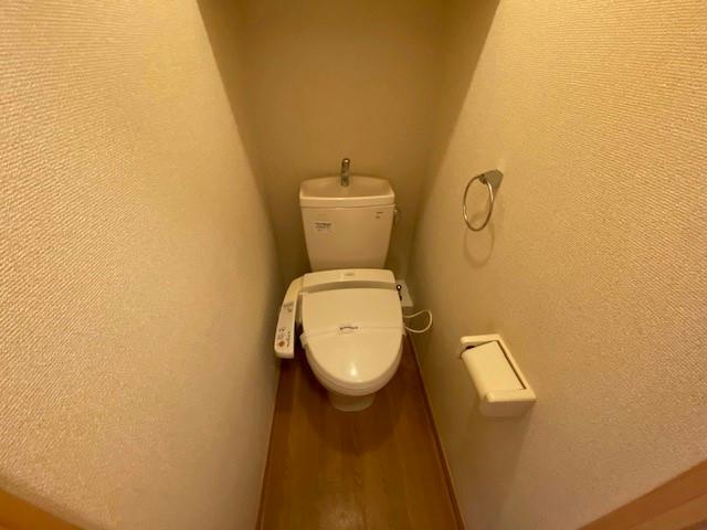 レオパレスサニーウェル　新井のトイレ