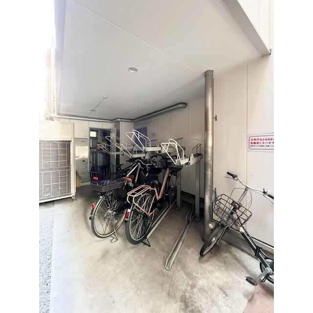 ユニバーサルスクエア新中野(ユニバーサルスクエアシンナカノ)の駐車場