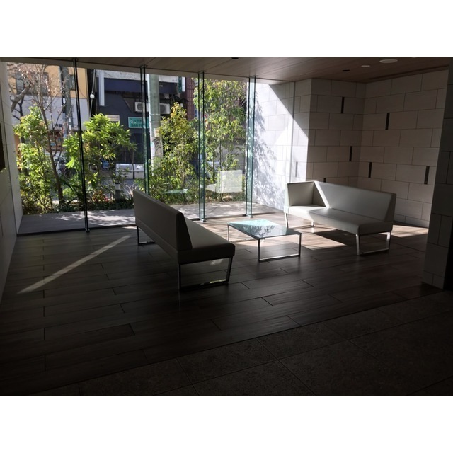 OPUS RESIDENCE SHINSAIBASHI SOUTHのロビー