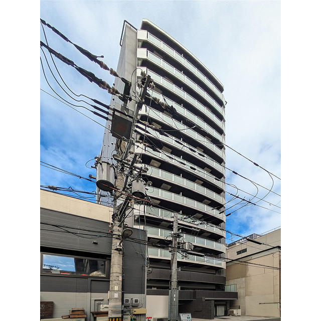 コンフォリア・リヴ大阪本町の外観