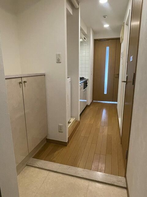 メインステージ西新宿　（禁煙）の玄関