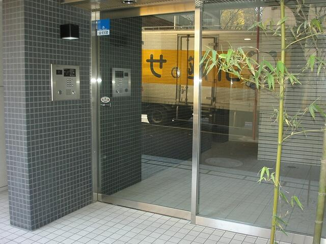 レジディア御茶ノ水　（敷無し礼０．５）のエントランス