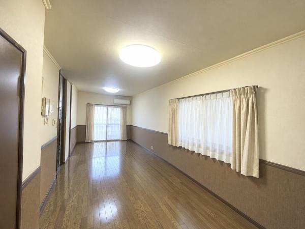 【居間・リビング】 | 大阪市旭区森小路2丁目　中古戸建 | こちらの画像は、AIを用いて家具等を消しております。