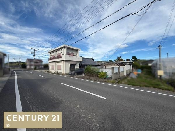 海南市多田　中古戸建の前面道路含む現地写真