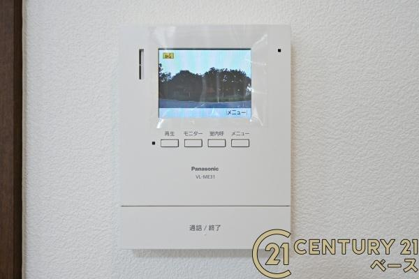香芝市上中　一戸建の内装|■現地撮影写真■ＴＶモニター付きインターホンで防犯対策もバッチリ！来客も一目でわかり安心です！