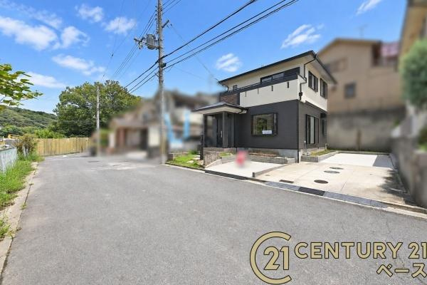 香芝市上中　一戸建の前面道路含む現地写真|■現地撮影写真■前面道路も広々としていて安心！