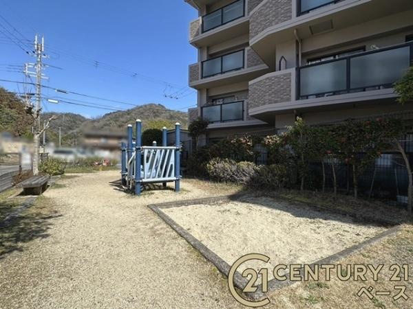 チサンマンション斑鳩２番館のその他共用部分|■現地撮影写真■敷地内にはお子様の遊び場にちょうど良い公園がございます！