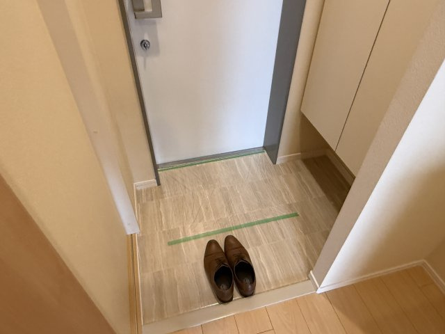 メゾン照庵の玄関