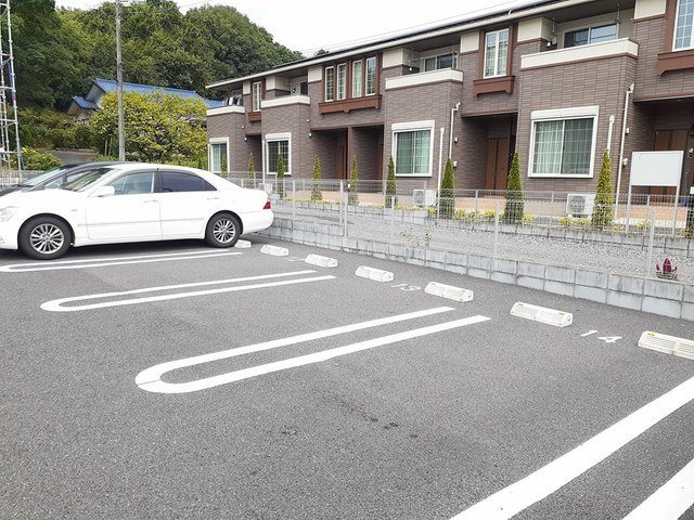 グレイスの駐車場