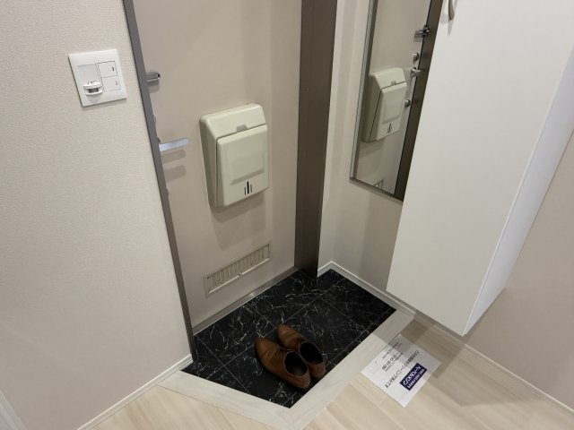 メゾンドゥパピヨンの玄関