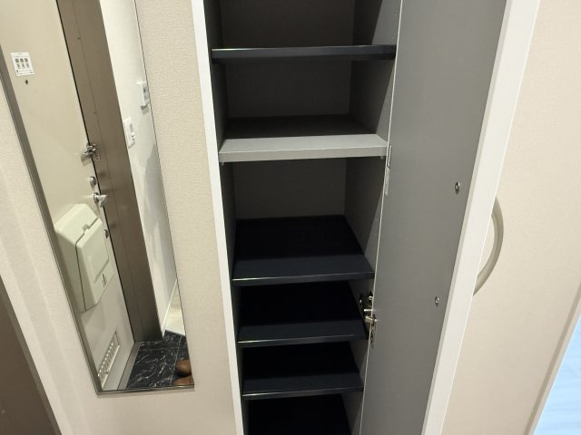 メゾンドゥパピヨンの玄関