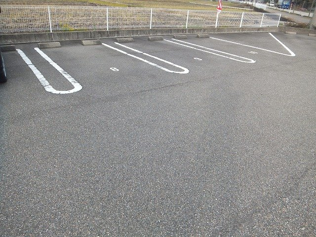 ピァチェーレの駐車場