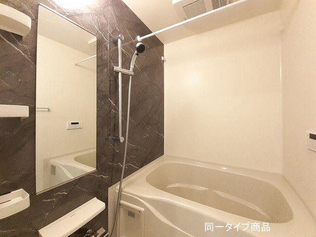 ヒカルサ新潟沼垂西の浴室