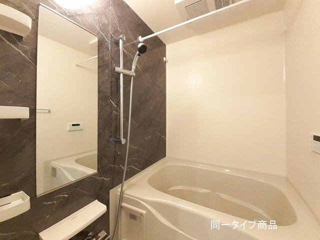 ヒカルサ新潟沼垂西の浴室