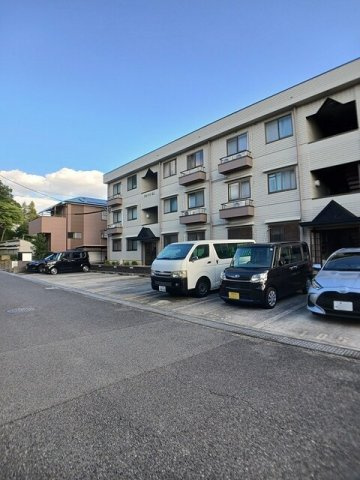 ヴィレッジｓｉの駐車場
