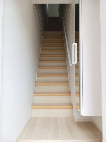 ラフレシールの玄関