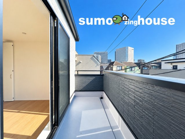 川崎幸町303　1号棟のバルコニー|暖かな日差しのふりそそぐバルコニー