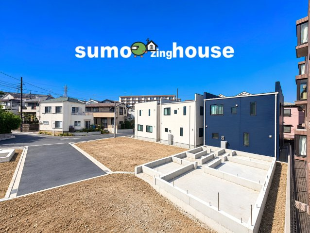新築分譲住宅　ラグラス宮前平　4号棟の前面道路含む現地写真|前面道路含む現地写真です
