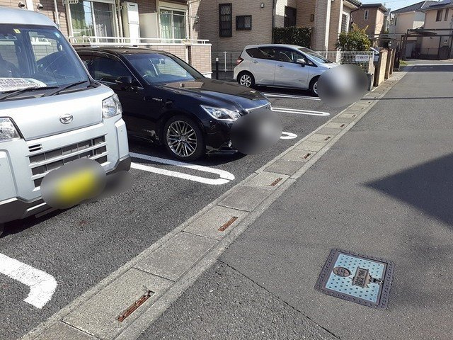 エテルノの駐車場