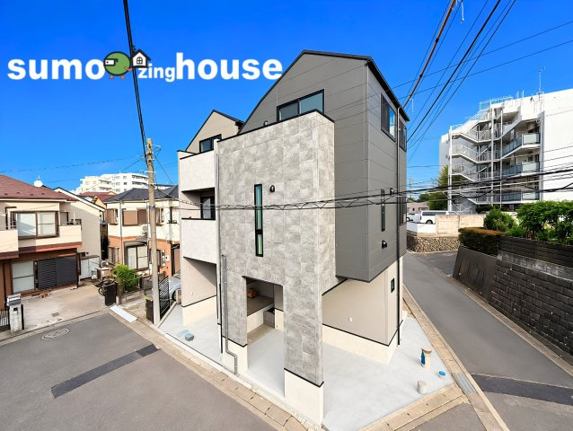 省エネ基準適合住宅　片倉5丁目　2号棟の前面道路含む現地写真|前面道路含む現地写真です