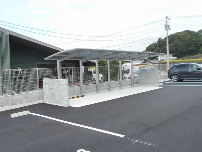 ヴィラエスポワールの駐車場