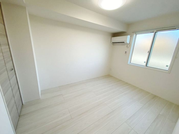 D-ROOMニシキの洋室
