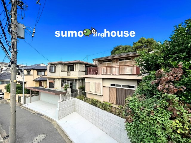 横浜市神奈川区白幡上町039②　2区画の前面道路含む現地写真|前面道路含む現地写真です