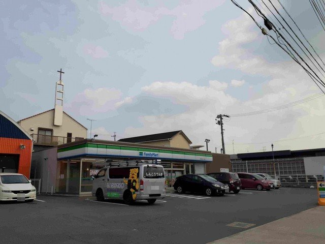 【周辺】 | レソール　ワン | ファミリーマート 岡崎上地まで750m