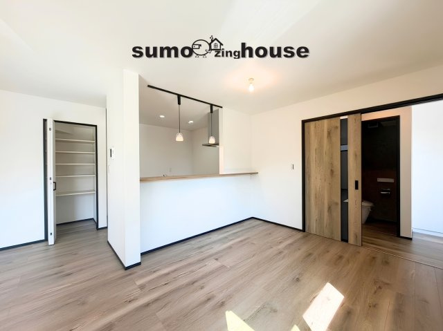 新築戸建　汲沢4丁目の居間・リビング|こちらの居間で趣味の時間をお楽しみください
