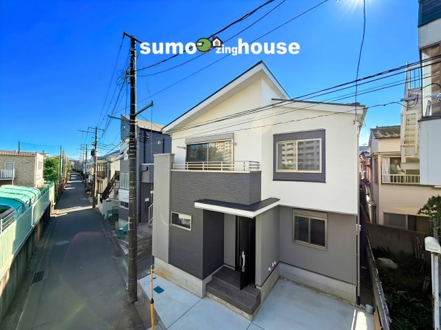 新築分譲住宅　小田の前面道路含む現地写真|前面道路含む現地写真です