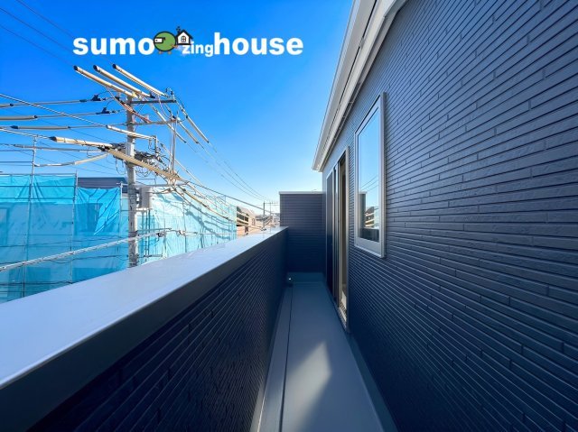 横浜市鶴見区本町通1期のバルコニー|外からの目が気にならないバルコニーで洗濯物が干せます