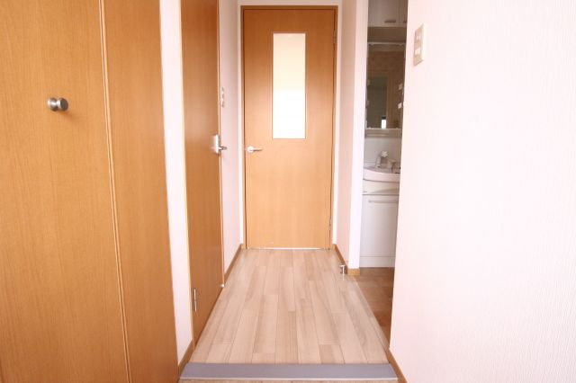 コンフォート小山の玄関