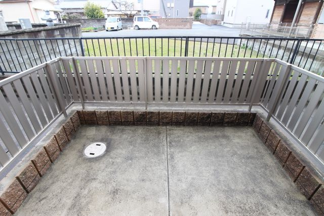 コンフォート小山の庭