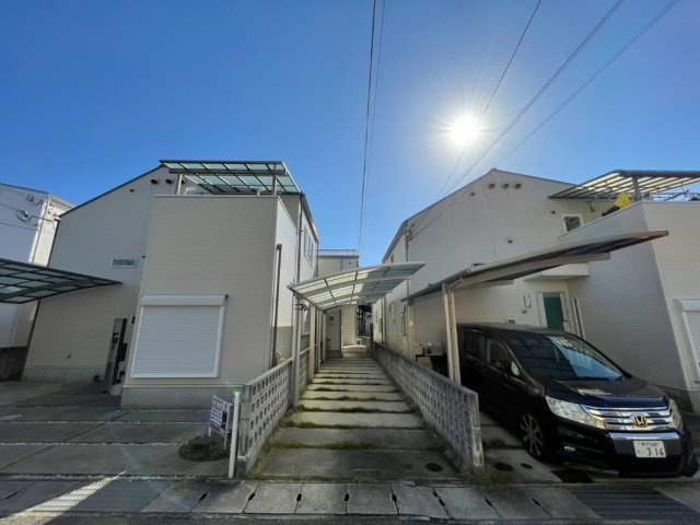 中庭付き・外壁屋根塗装・玉津町高津橋　中古戸建の前面道路含む現地写真