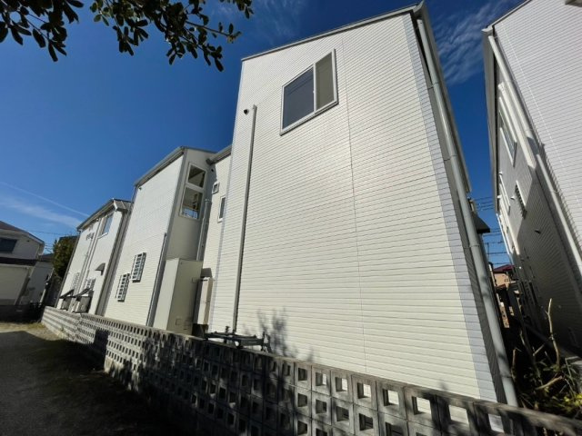 中庭付き・外壁屋根塗装・玉津町高津橋　中古戸建の前面道路含む現地写真