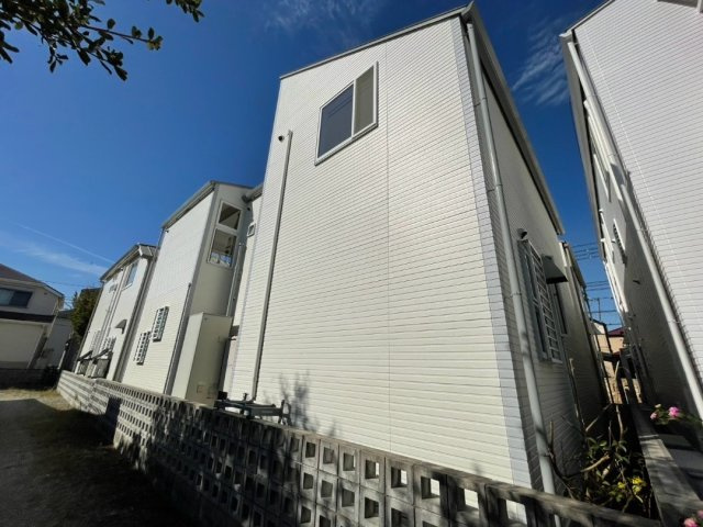 中庭付き・外壁屋根塗装・玉津町高津橋　中古戸建の前面道路含む現地写真