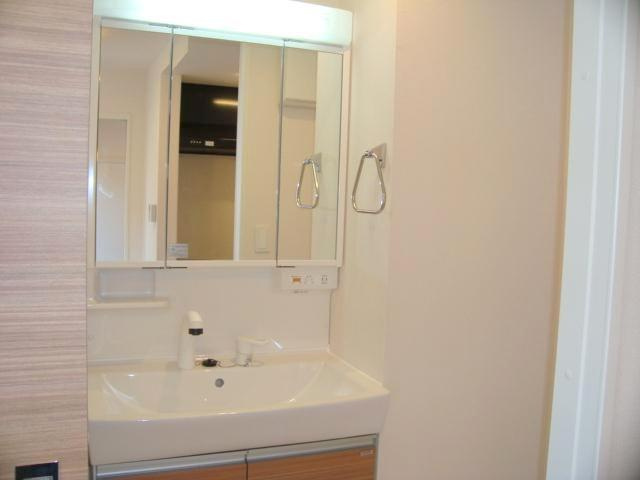 ウェルシーレジデンス鵜の木の洗面所|独立洗面台