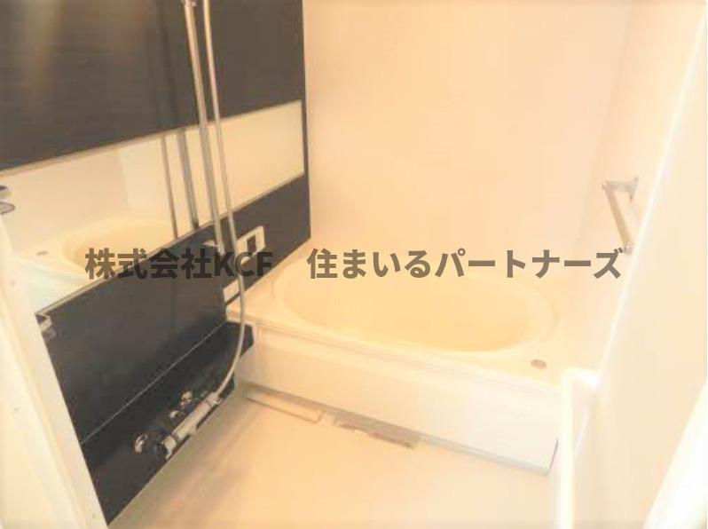 グレースランド日吉の浴室|シンプルで使いやすい玄関です