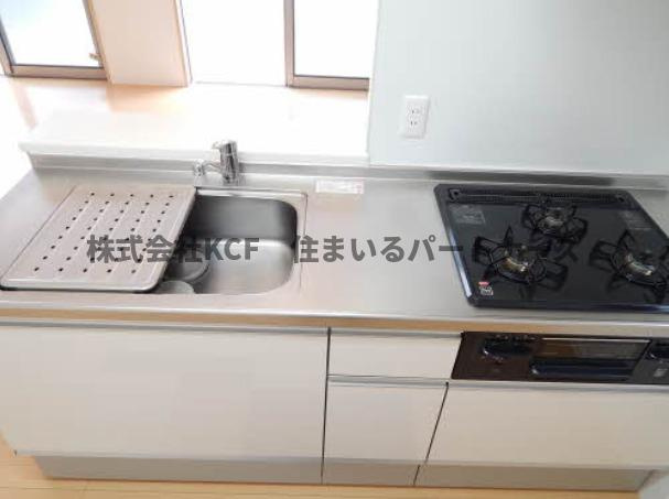 ハッピーヴィレッジのキッチン|コンパクトなキッチンで掃除もラクラク
