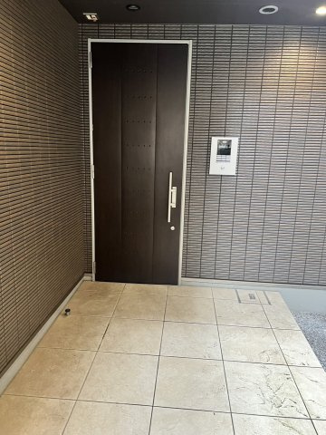 グランパーク本所のエントランス